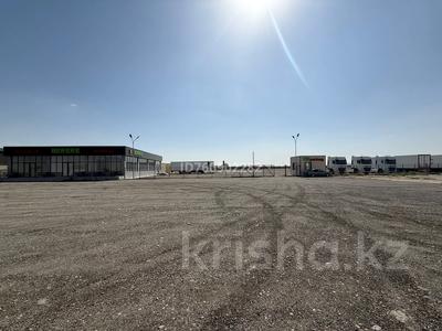 Паркинг · 3000 м² · Темирлановское шоссе — Заправка Роял Петрол на выезде из города в сторону Туркестана за 15 000 〒 в Шымкенте