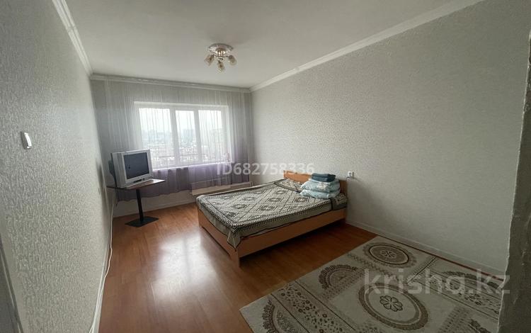 1-комнатная квартира · 45 м², мкр Тастак-3 — Толеби тургут озала за 13 000 ₸ в Алматы, Алмалинский р-н — фото 2