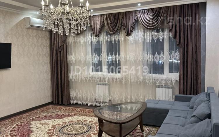 3-бөлмелі пәтер · 100 м² · 2/16 қабат, Навои — Торайгырова, бағасы: 500 000 ₸ в Алматы, Бостандыкский р-н — фото 2