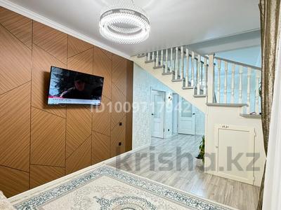 Отдельный дом · 4 комнаты · 180 м² · 10 сот., мкр Береке, Аксарай за 37 млн 〒 в Атырау