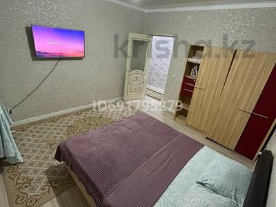 Аренда квартир по часам в Мангистауской обл.: 2-комнатная квартира · 68 м² · 1/5 этаж · по часам, 17-й мкр 102 — Ясин, асыл парк за 1 500 〒 2-комнатная квартира · 68 м² · 1/5 этаж · по часам, 17-й мкр 102 — Ясин, асыл парк за 1 500 〒 в Актау