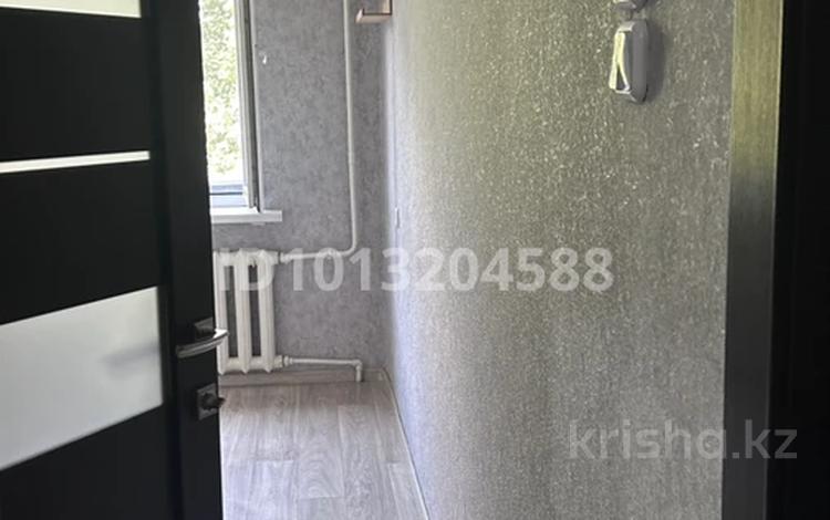2-бөлмелі пәтер · 44 м² · 4/5 қабат, Кердери 127 — ихсанова, бағасы: 15.6 млн ₸ в Уральске, мкр Школьник — фото 2