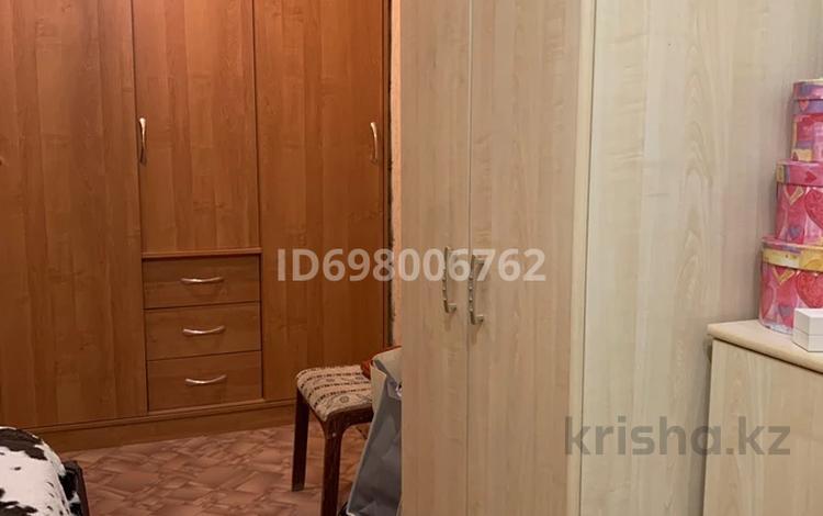 2-комнатная квартира · 48 м² · 5/5 этаж, Старый город 38а за 10 млн 〒 в Актобе — фото 2
