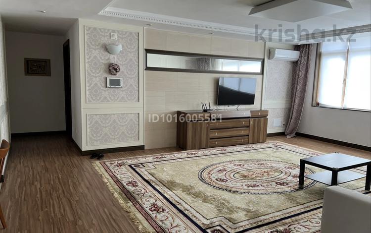 4-комнатная квартира · 148 м² · 4/25 этаж, Кошкарбаева 8 за 800 000 ₸ в Астане, Сарайшык р-н — фото 2