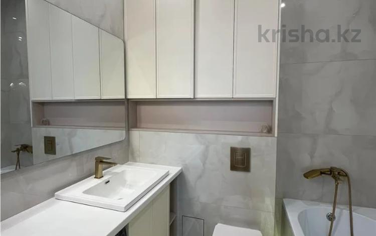 2-комнатная квартира · 65 м² · 10/10 этаж, мкр Юго-Восток, Мкр Степной 2 за 43.5 млн ₸ в Караганде, Казыбек би р-н — фото 15