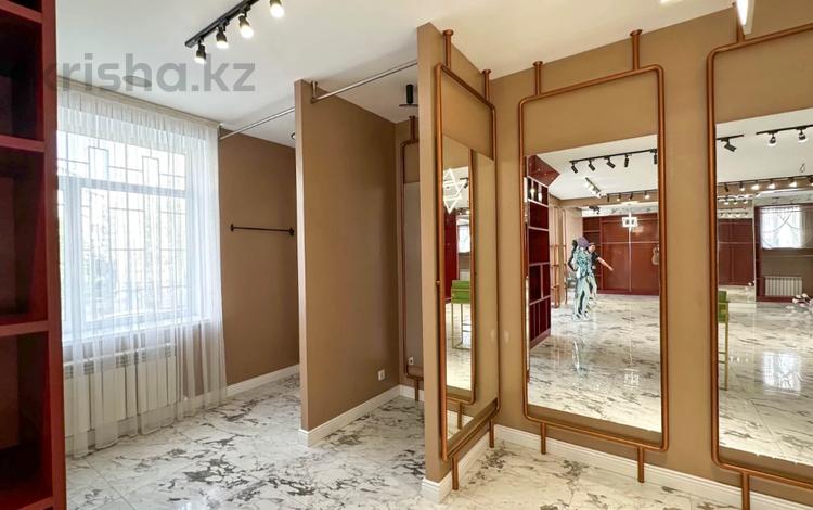 Свободное назначение, офисы, магазины и бутики, салоны красоты, образование · 220 м² за 120 млн 〒 в Талдыкоргане, мкр Жана Гарышкер — фото 11