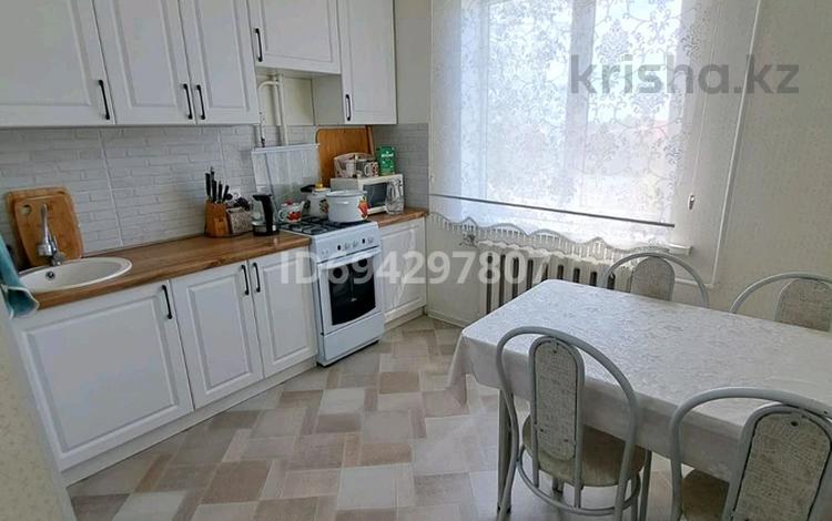 2-бөлмелі пәтер · 51 м² · 3/9 қабат, Авиагородок 24, бағасы: 15 млн ₸ в Актобе, мкр Авиагородок — фото 2