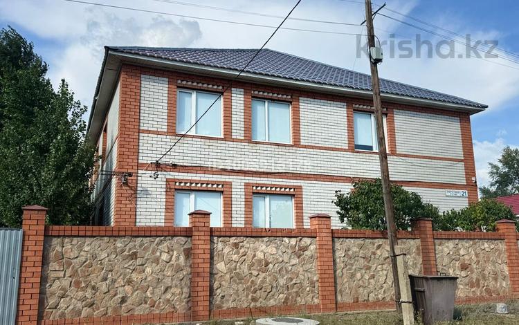 Отдельный дом · 7 комнат · 300 м² · 12 сот., Энеретиков 21 — Супермаркет Дина за 71 млн ₸ в Актобе, жилой массив Заречный-1 — фото 2