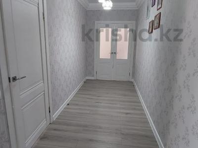 4-комнатная квартира, 108 м², 3/5 этаж, мкр. Алтын орда за 43 млн 〒 в Актобе, мкр. Алтын орда