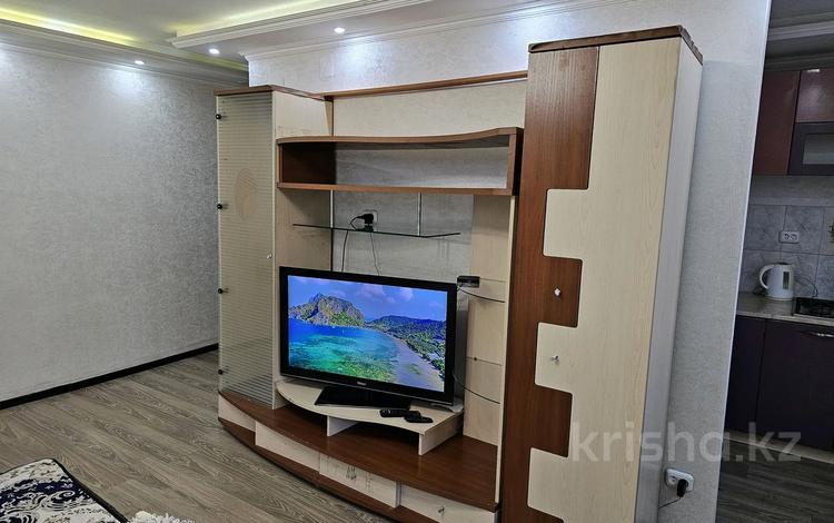 1-комнатная квартира · 33 м² · 1/5 этаж, Мира 29 — Гоголя за 7 990 〒 в Караганде, Казыбек би р-н — фото 12