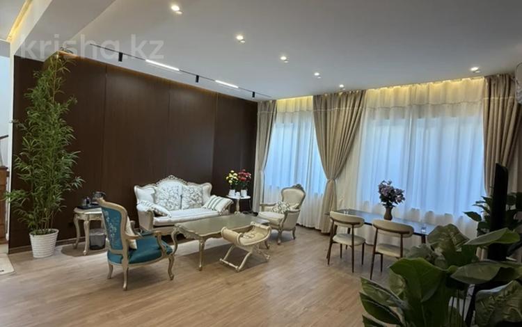 Жеке үй · 8 бөлме · 220 м² · 8 жүзд., Ақжар ш/а., Гроза 156, бағасы: ~ 1.9 млн ₸ в Алматы, Наурызбайский р-н — фото 2