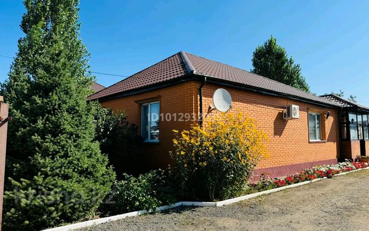 Отдельный дом · 5 комнат · 130 м² · 10 сот., Амангельды Иманова за 55 млн ₸ в Караоткеле — фото 2