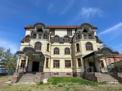 Жеке үй · 20 бөлме · 1200 м² · 12 жүзд., Кабанбай батыра 86, бағасы: 277 млн ₸ в Талдыкоргане