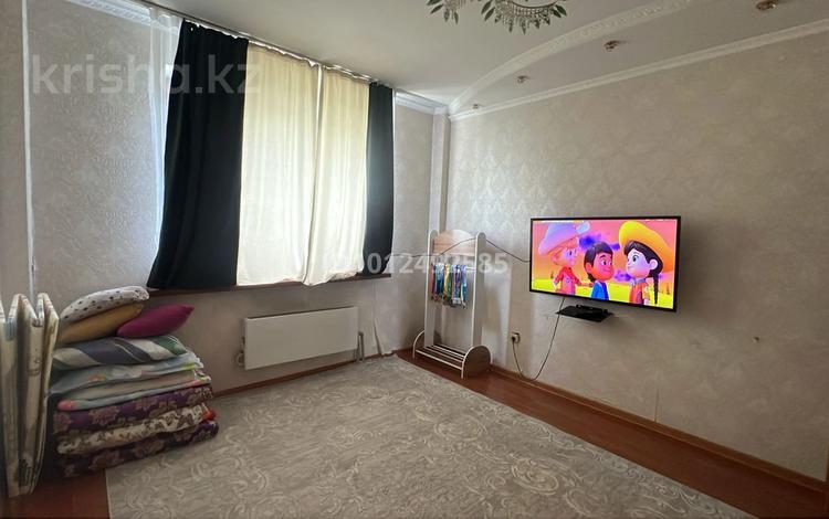 3-комнатная квартира · 72 м² · 7/9 этаж, Райымбека 241 З — Райымбека Ауезова за 300 000 ₸ в Алматы, Жетысуский р-н — фото 2