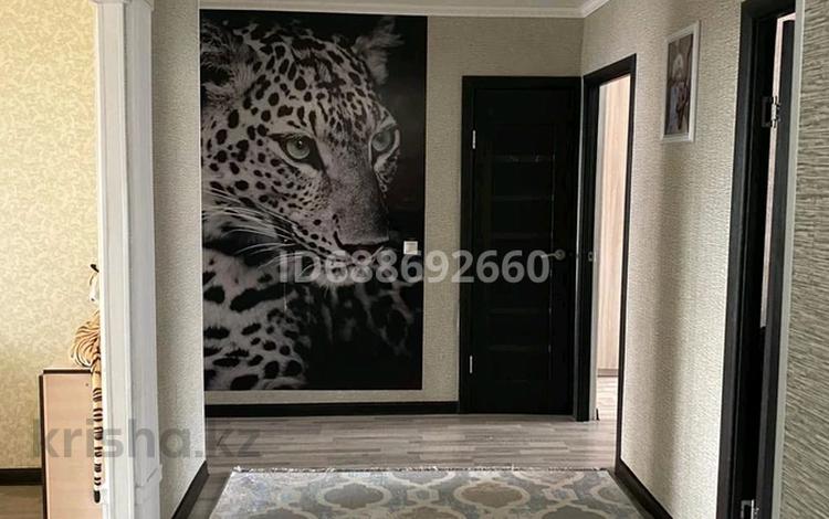 3-бөлмелі пәтер · 80 м² · 5/10 қабат, Набережная 79а, бағасы: 26 млн ₸ в Актобе, мкр. Курмыш — фото 2