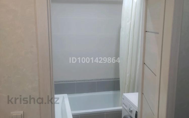 4-комнатная квартира · 70 м² · 3/5 этаж, 10 микрорайон 14 за 29 млн 〒 в Аксае — фото 2