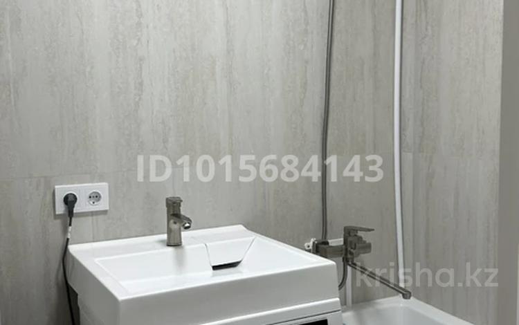 2-комнатная квартира · 47 м² · 2/5 этаж, мкр Центральный, Махамбета 118а 118а — Сзади трц насиха за 20 млн ₸ в Атырау — фото 2