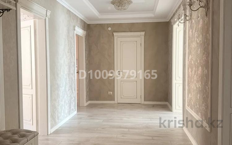 4-бөлмелі пәтер · 120 м² · 2/5 қабат, мкр 4, проспект Абулхаир Хана 171 — Азия Молл, бағасы: 450 000 〒 в Уральске — фото 2