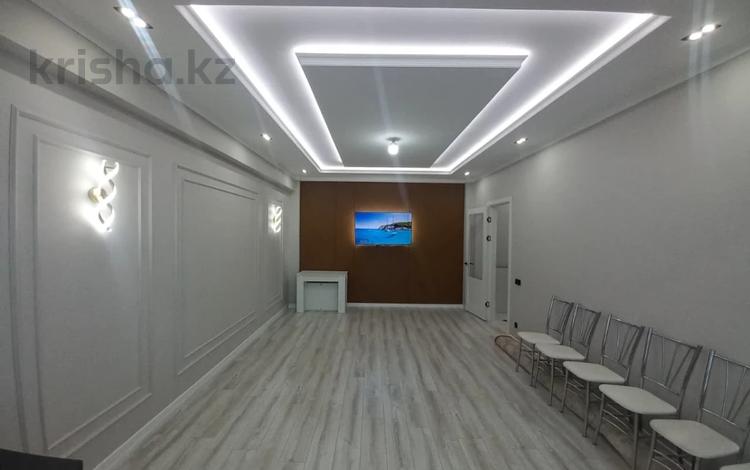 2-бөлмелі пәтер · 71.5 м² · 5/10 қабат, Абулхаирхана 147, бағасы: 33.5 млн ₸ в Уральске — фото 8