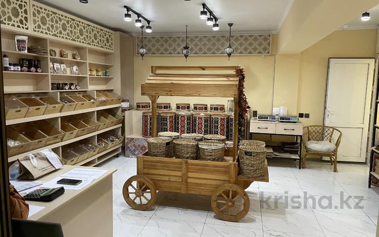 Свободное назначение, магазины и бутики, общепит, салоны красоты, медцентры и аптеки, образование, развлечения · 50.5 м² за 48 млн ₸ в Алматы, Алмалинский р-н — фото 11