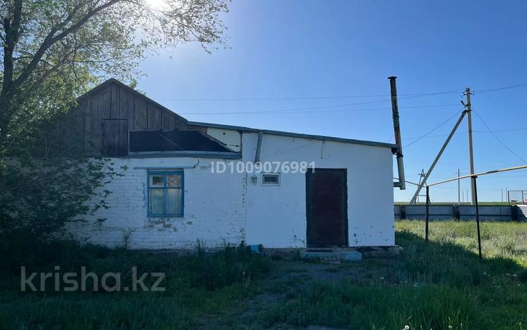 Часть дома · 3 комнаты · 51.7 м² · 71.5 сот., Бейбітшілік 2 — Хромтау ауданы Сарысай ауылы за 5.7 млн ₸ — фото 39
