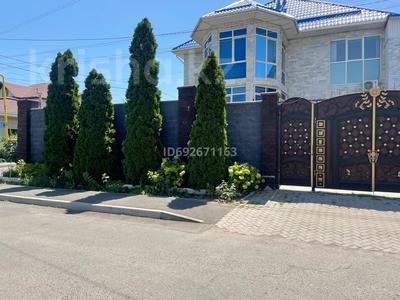 Жер үй мен саяжайлар в Алматы: Жеке үй · 8 бөлме · 360 м², мкр Таугуль-3 — Бекет ата и Шайкенова, бағасы: 2.7 млн 〒 Жеке үй · 8 бөлме · 360 м², мкр Таугуль-3 — Бекет ата и Шайкенова, бағасы: 2.7 млн 〒 в Алматы, Ауэзовский р-н