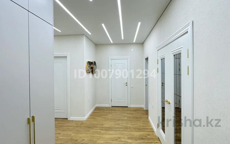 3-комнатная квартира · 114 м² · 5/5 этаж, мкр. Алтын орда 19л к1 за 40.5 млн 〒 в Актобе — фото 7