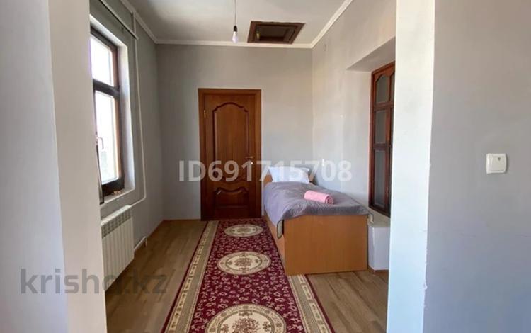 9-бөлмелі үй тәулігіне, 274 м², 7 сот., Маргулан 13, бағасы: 50 000 〒 в Шымкенте, Туран р-н — фото 2