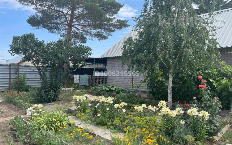 Отдельный дом · 5 комнат · 100 м² · 10 сот., мкр 6, Военный городок — Киселева за 50 млн 〒 в Актобе — фото 2