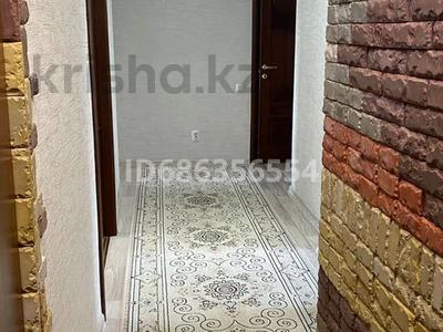 3-бөлмелі пәтер, 65 м², 5/9 қабат, мкр 8 — Район космос, бағасы: 23.3 млн 〒 в Актобе, мкр 8