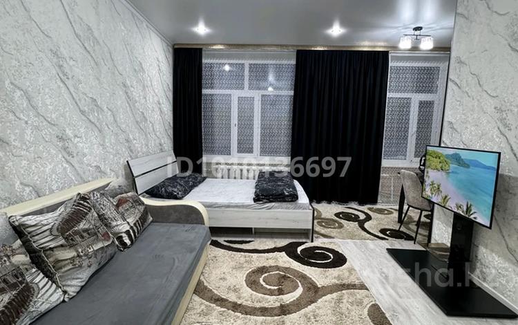 1-бөлмелі пәтер · 30 м² · 1/5 қабат, Агыбай батыра 64, бағасы: 10 000 ₸ в  — фото 2