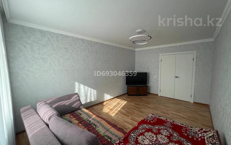 3-комнатная квартира, 78.4 м², 9/9 этаж, Ак.Сатпаева 344