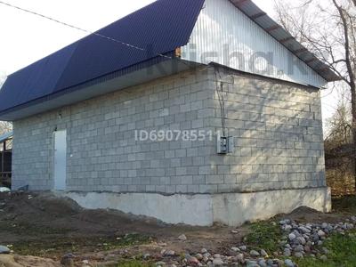 Отдельный дом · 2 комнаты · 60 м² · 10 сот., Солтанбай 73 — Енбекшиказахский район, Байтерекский, Алга, ул. Солтанбай за 15 млн 〒