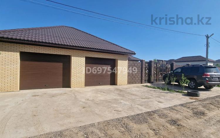 Отдельный дом · 5 комнат · 200 м² · 8.16 сот., мкр. Алтын орда — Тойота центр, саздинское лесничество за 107 млн 〒 в Актобе — фото 3