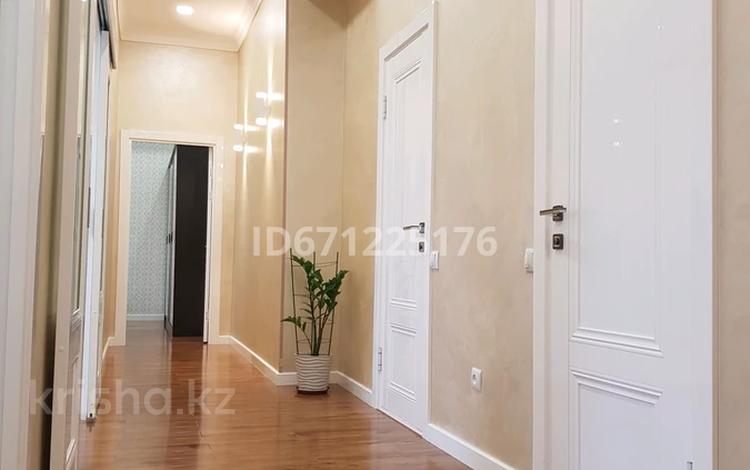 2-комнатная квартира · 76 м² · 5/11 этаж, 16-й мкр 38 за 250 000 ₸ в Актау — фото 2