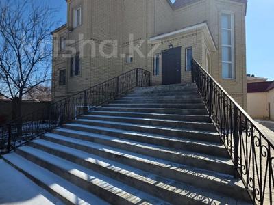 Жеке үй · 4 бөлме · 406.6 м² · 10 сот., Проезд Газизы Жубановой 76, бағасы: 120 млн 〒 в Атырау