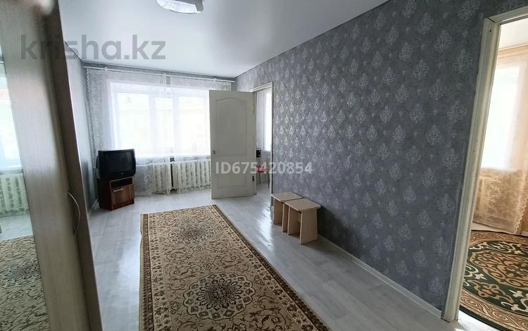 3-комнатная квартира, 45 м², 4/4 этаж, Алтынсарина 14 — Абая за 10.5 млн 〒 в Кокшетау — фото 2