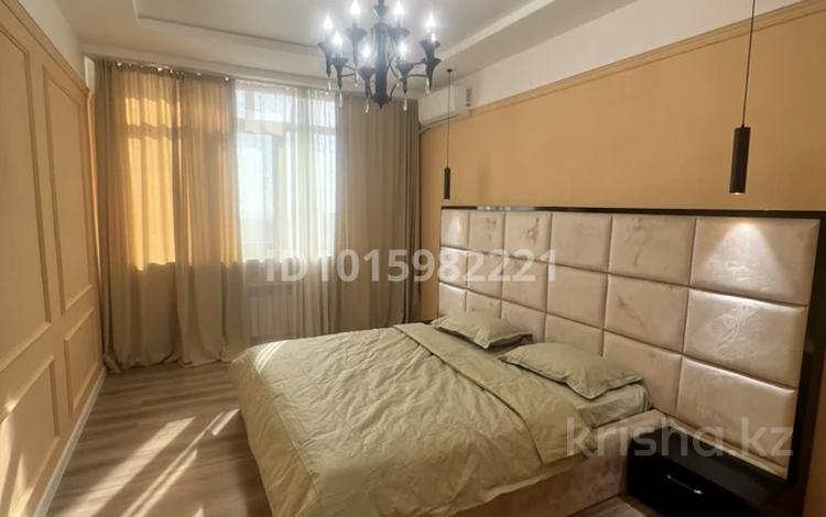 2-комнатная квартира · 73.5 м² · 8/16 этаж, 17-й мкр 23 за 300 000 ₸ в Актау — фото 2