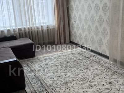 3-бөлмелі пәтер · 70 м² · 2/9 қабат, мкр Строитель 2/1, бағасы: 200 000 ₸ в Уральске
