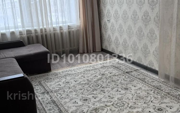 3-бөлмелі пәтер · 70 м² · 2/9 қабат, мкр Строитель 2/1, бағасы: 200 000 ₸ в Уральске — фото 2