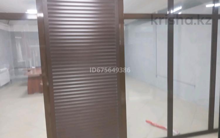 Магазины и бутики · 45 м² за 90 000 ₸ в Караганде, Алихана Бокейханова р-н — фото 2