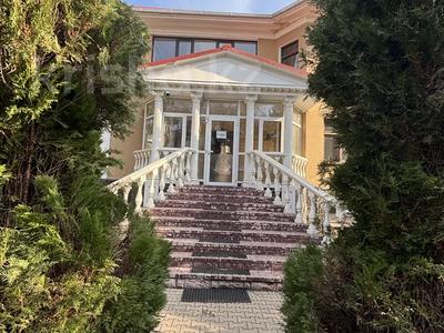 Отдельный дом · 9 комнат · 500 м², Ходжанова 41/2 за 3 млн 〒 в Алматы, Бостандыкский р-н
