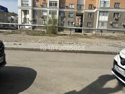 Участок · 1 сотка, 9/1 — Сзади бунгало во дворе дома 9/1 за 20 млн ₸ в Атырау, мкр Авангард-3