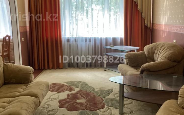 2-комнатная квартира · 50 м² · 2/5 этаж, Толстого 33 за 22 млн 〒 в Уральске — фото 10