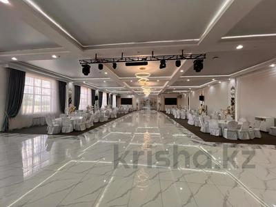 Свободное назначение, офисы, склады, азс, автосервисы и автомойки, общепит, сельское хозяйство, бани, гостиницы и зоны отдыха, развлечения · 950 м² за 260 млн 〒 в Астане, Есильский р-н