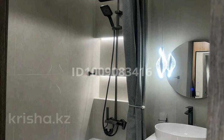1-комнатная квартира · 32.5 м² · 8/9 этаж, мкр Акжар, Мкр Акжар (ул. Бирлик ) 140/1 за 230 000 ₸ в Алматы, Наурызбайский р-н — фото 3