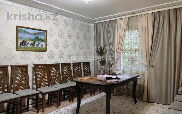 Часть дома · 3 комнаты · 109 м² · 4 сот., Карасай батыра 2 за 11 млн ₸ в Актобе, мкр. Курмыш — фото 2