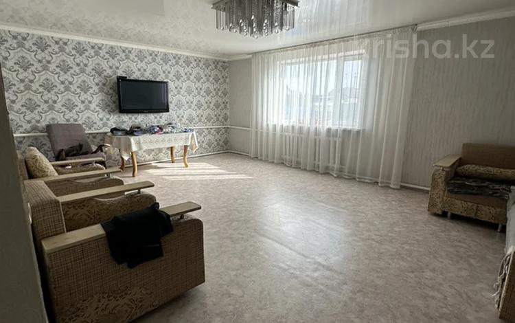 Отдельный дом • 3 комнаты • 130 м² • 6 сот., Мирас за 18.4 млн 〒 в Бишкуле — фото 3