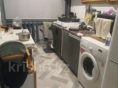 Отдельный дом · 4 комнаты · 80 м² · 6 сот., проспект Райымбека — Докучаева за 40 млн 〒 в Алматы, Ауэзовский р-н