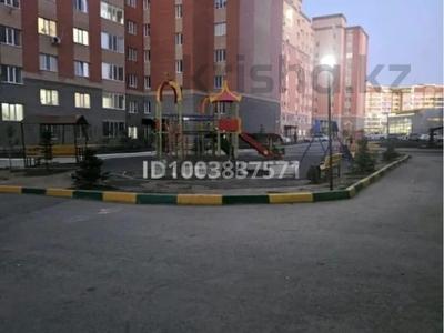 2-комнатная квартира · 64.5 м² · 2/9 этаж, мкр. Алтын орда 1Г — В шаговый доступности школа "Білім", килиника "Дару", супермаркет "Анвар",дет.сад "Нурзерек",парк Здоровья,"Апорт","Арасан де люкс". за 25 млн ₸ в Актобе